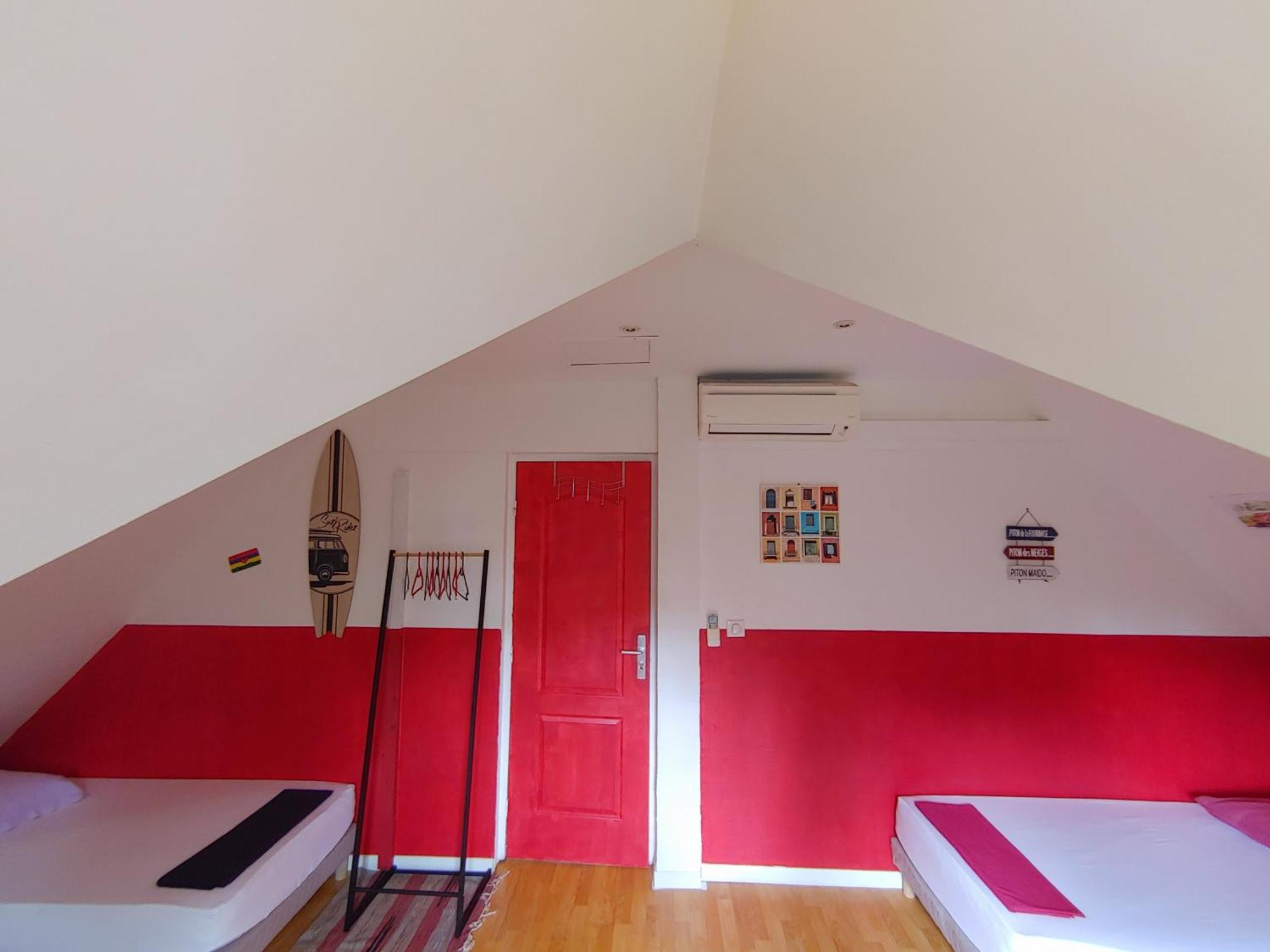Eskal Pei - Auberge De Jeunesse & Chambres D'Hotes Étang-Salé les Bains Bagian luar foto